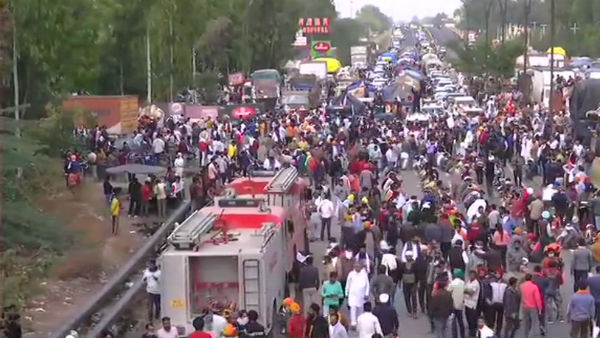 Farmers rally halted in Delhi entrance 