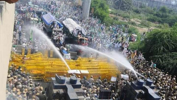Farmers rally halted in Delhi entrance 