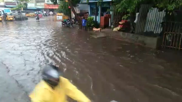 north chennai roads heavy flooded due to heavy rain 