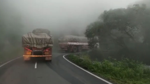 Dhimbam hill fog stops vehicle movements 