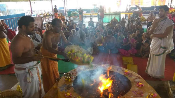 சிறப்பு அபிஷேக ஆராதனை 