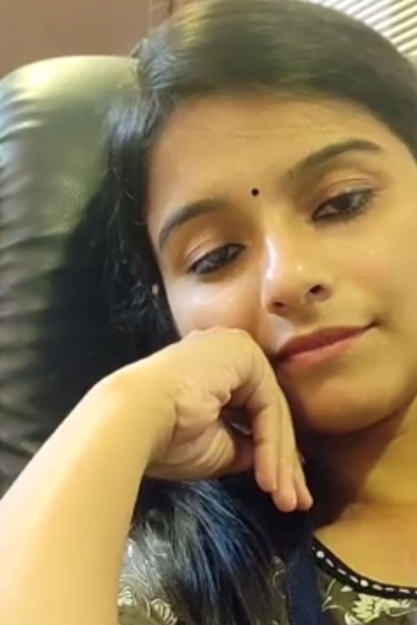  மனசுக்கு வலிக்குமே