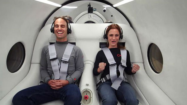 பயணித்தவர்கள் யார் யார் 