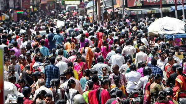 உணவு உண்ணுமிடத்தில்.. 