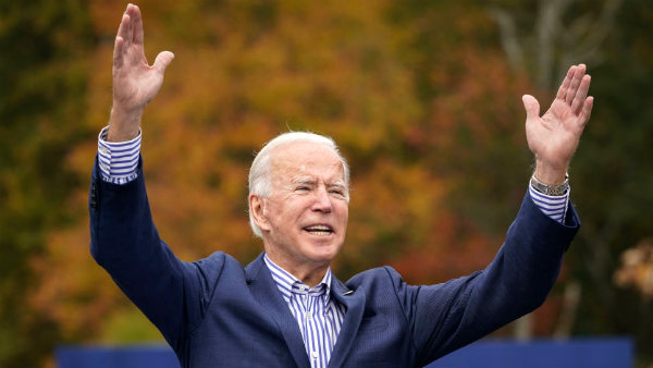  Joe Biden signs on his childhood home wall 