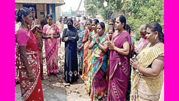 Women collects vote for the party that Rajinikanth is going to start Women collects vote for the party that Rajinikanth is going to start