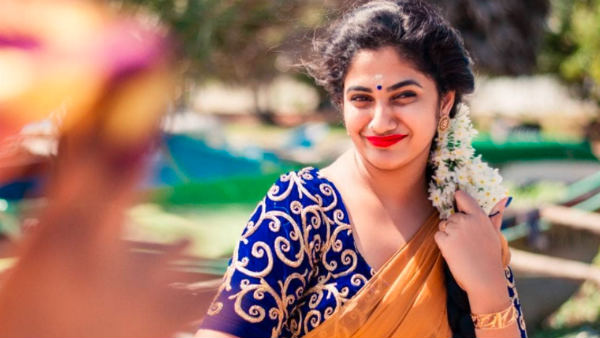 நியூஸ் ரீடர்