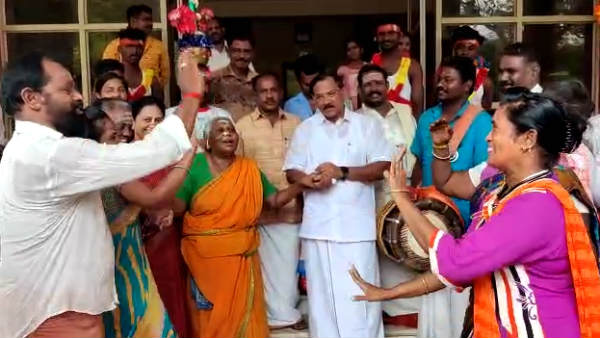 Artists who thanked the TamilNadu Minister for singing folk songs 