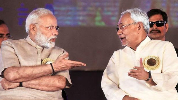 Muslims and Yadav vote goes to Mahagathbandhan: Todays Chanakya exit poll Muslims and Yadav vote goes to Mahagathbandhan: Todays Chanakya exit poll