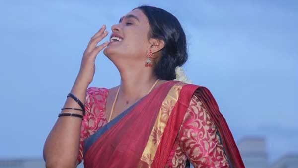 நெருக்கமான தோழிகள்