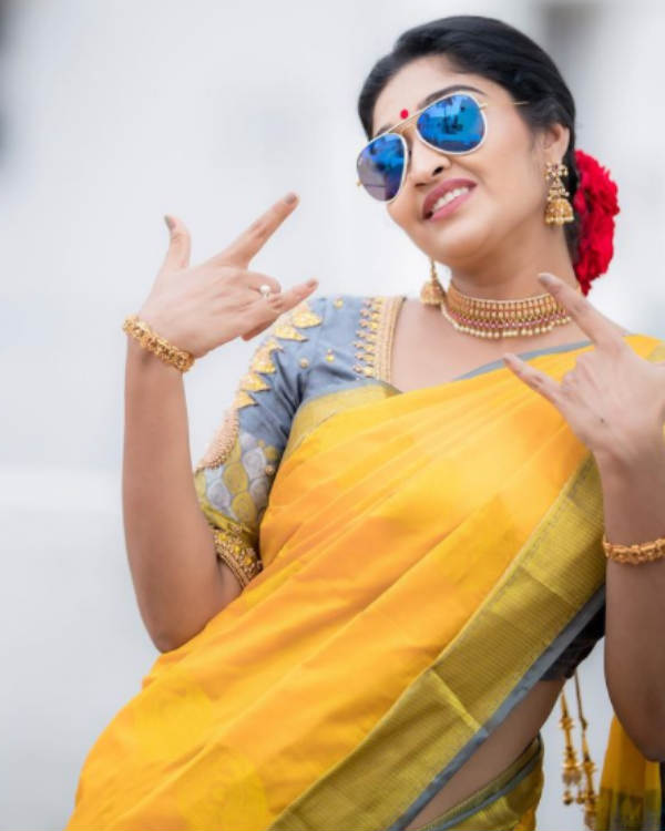 ஜன்னல் வைத்த ஜாக்கெட் போடவா 