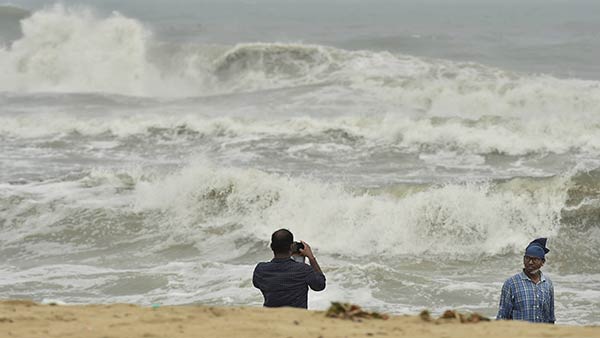 உடைந்துவிடும் 