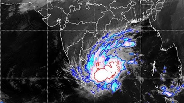 அதி தீவிர புயல் 
