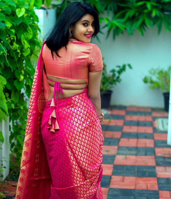 கண்ணுல இருக்கு கிக்கு