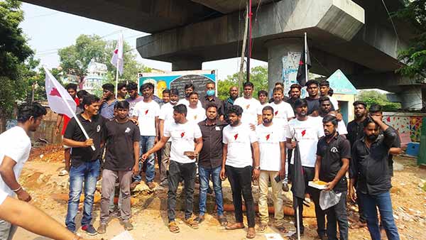 தெருக்களில் பறக்கவிடுவோம் தெருக்களில் பறக்கவிடுவோம்