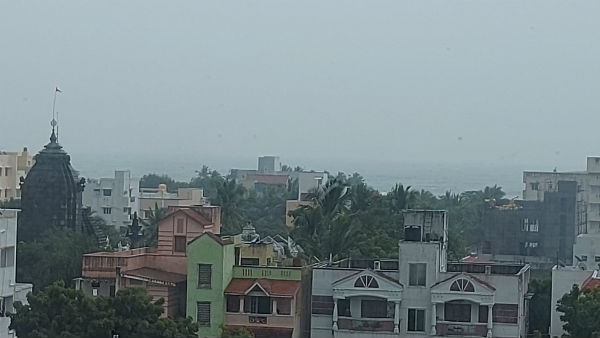 கவனமாக நடந்து செல்லுங்கள் 