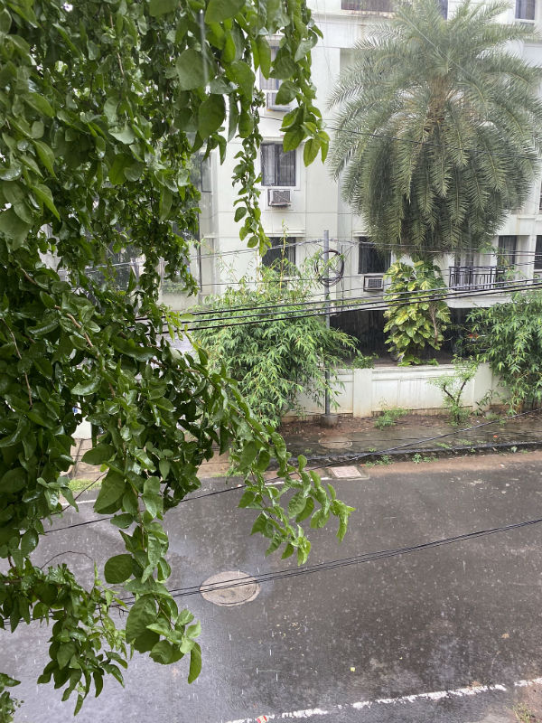 Heavy rain with thunder in Chennai 