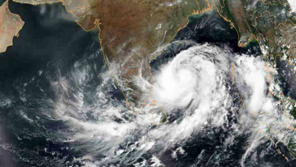 145 கி.மீ வேகத்தில் காற்று 