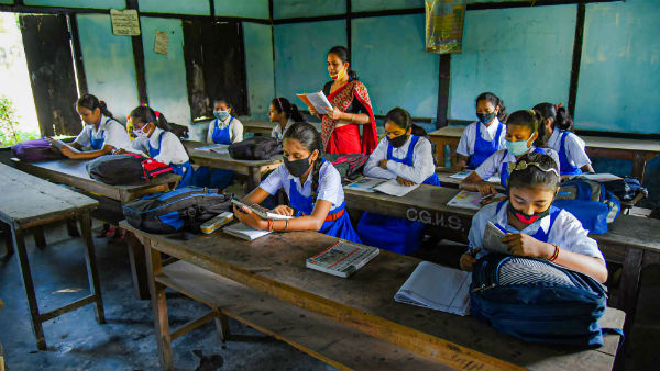 ஆந்திராவில் பள்ளிகள் திறப்பு 