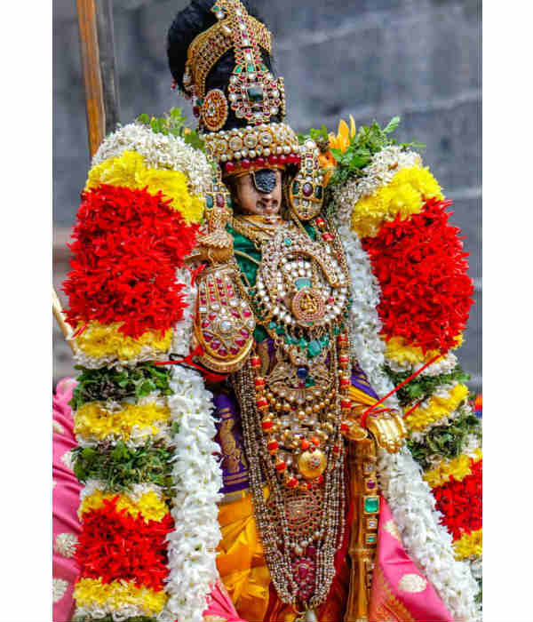 Srirangam Ranganathar temple Oonjal Festival Theerthavari 