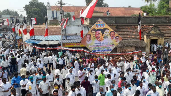 Sasikala relative contest in Thiruvaiyaru constituency 