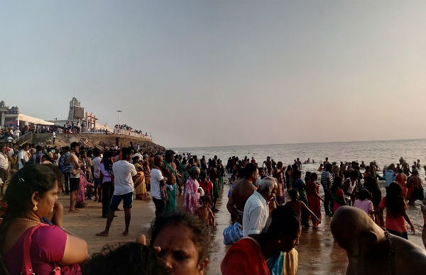 பக்தர்கள் இல்லாமல் சூரசம்ஹாரம் பக்தர்கள் இல்லாமல் சூரசம்ஹாரம்