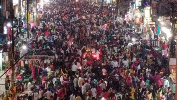 சென்னையில் மக்கள் கூட்டம் 