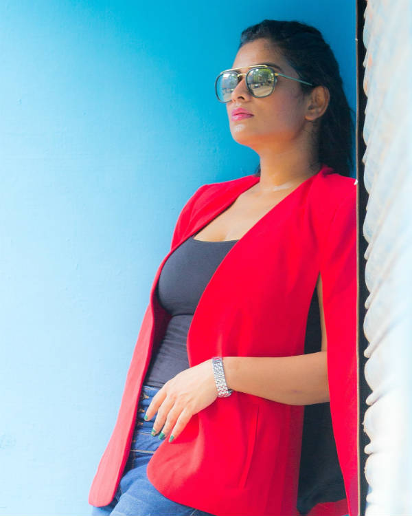 தொகுப்பாளர்