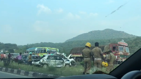 Terrible accident in Dharmapuri - Four killed when 15 vehicles collided with each other 