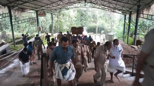 Sabarimala: Thanka Anki reaches Ayyappa temple 