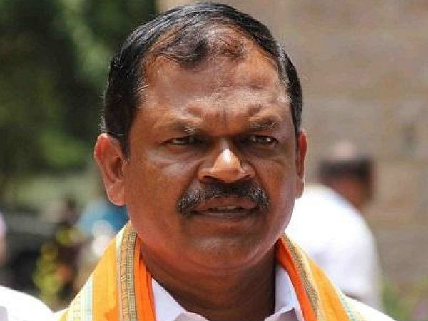  அரசியல் கட்சி