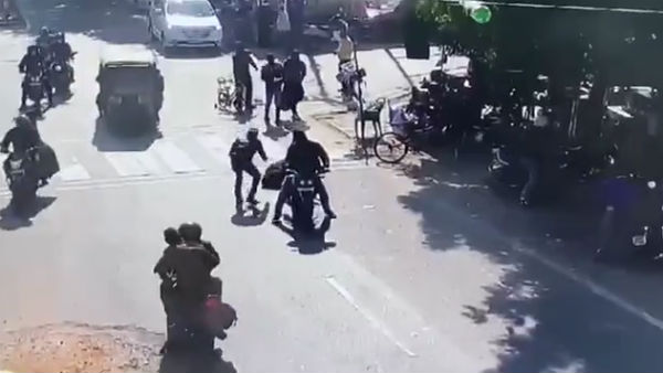  A property dealer’s murder on a busy Agra intersection , caught on cctv 