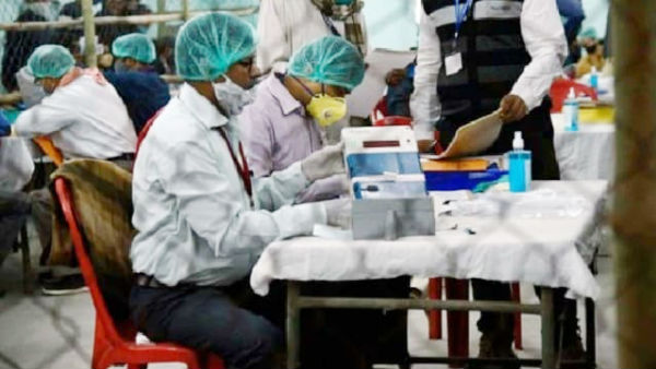 பகலில் 50% வாக்கு பதிவு 