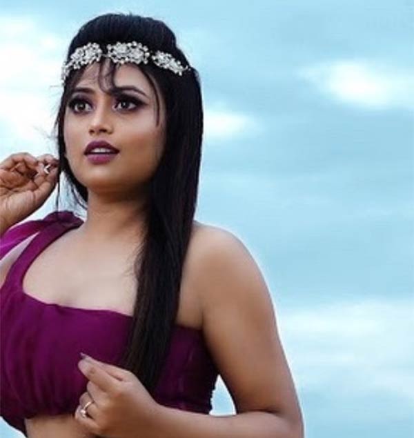 கடற்கன்னி வெட்கப்படுவாளே