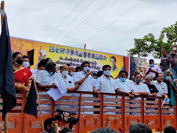 Kmdk president Eswaran participated in the DMK Protest in Namakkal 