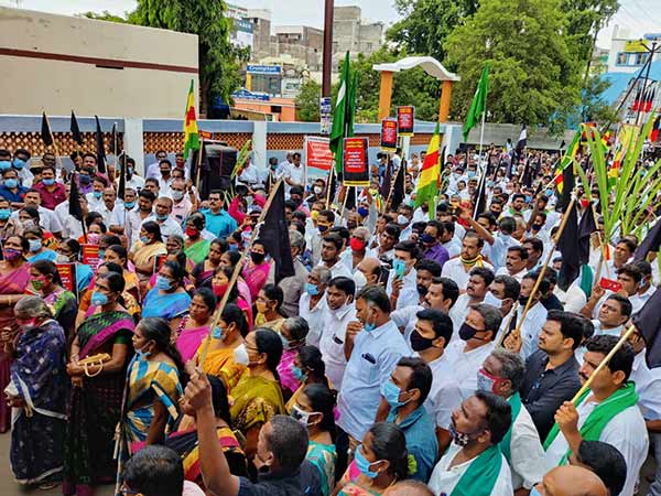 Kmdk president Eswaran participated in the DMK Protest in Namakkal 