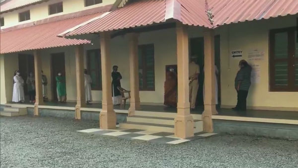 Kerala: Voting underway during the 2nd phase of local body elections 