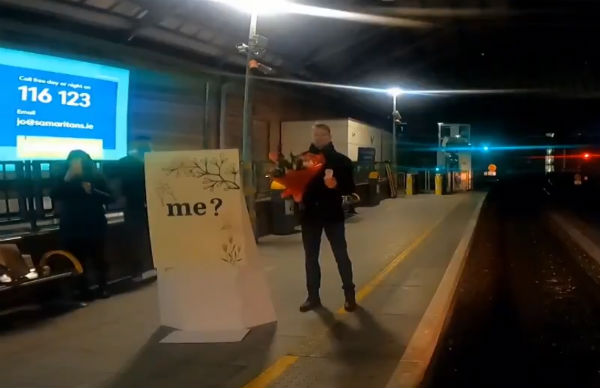 காதல் பதாகைகள்