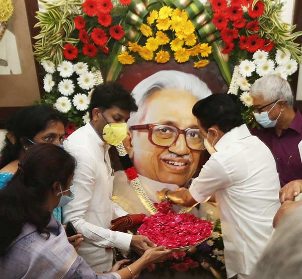 MK Stalins pays tribute to late Professor Anbazhagan 98th birthday MK Stalins pays tribute to late Professor Anbazhagan 98th birthday