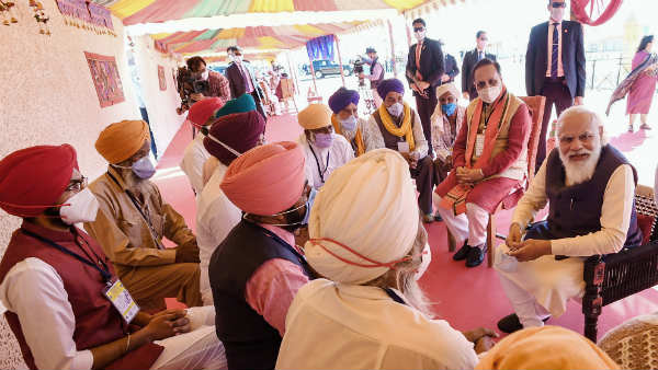 திசை திருப்பும் எதிர்க்கட்சிகள் 