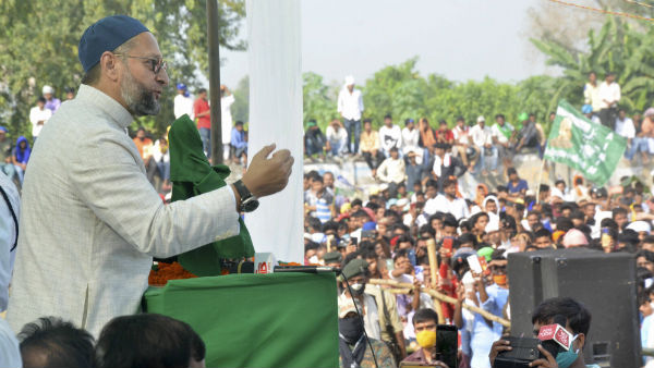 கோடாலியால் அடி கொடுத்த ஓவைசி 