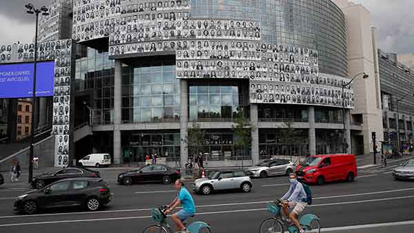 பிரிட்டனில் அதிகரிக்கப்பட்ட கட்டுப்பாடுகள் 