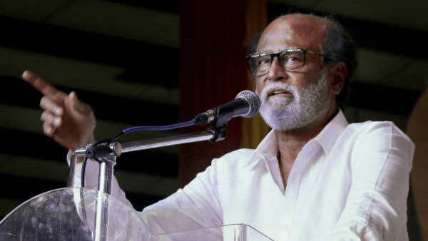 எம்ஜிஆர் பாணியில் ரஜினி 