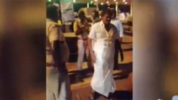 போலீஸ் அதிகாரியை எட்டி உதைத்த மாஜி எம்பி 