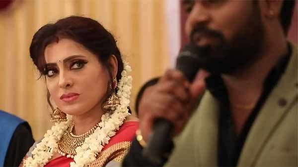 டேட் கொடுக்க முடியலை