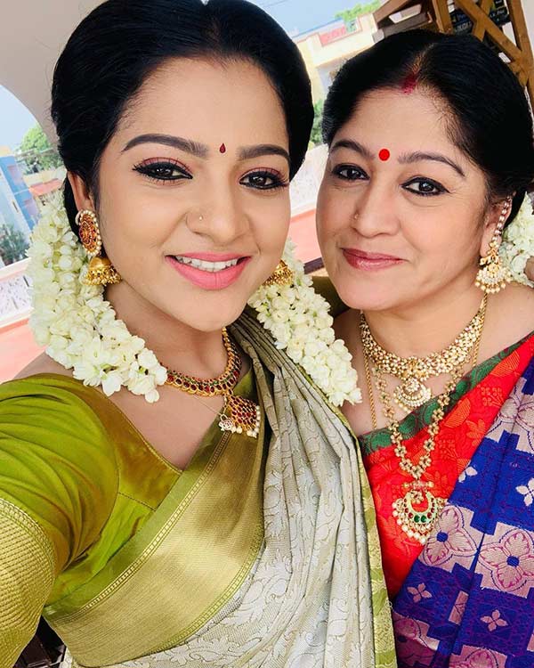 மீனாவின் அம்மா ஸ்ரீவித்யா 