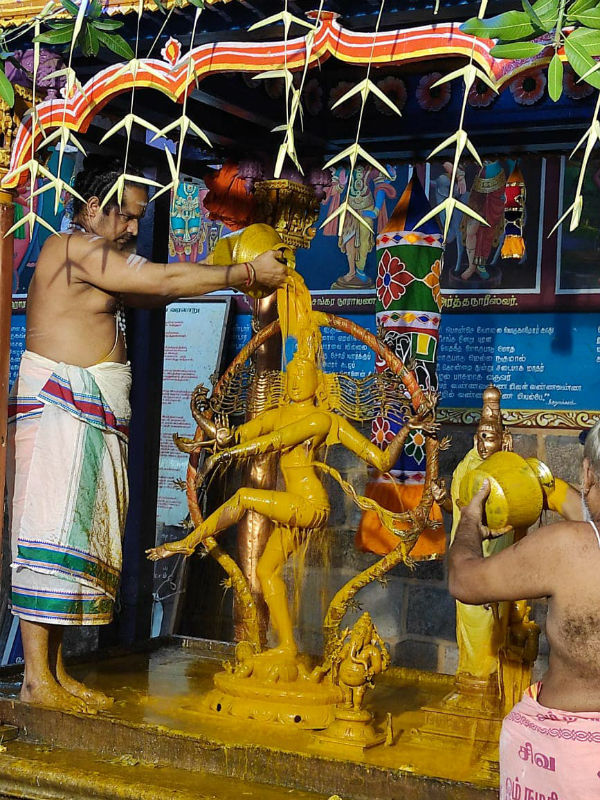 சிலை வடிக்க ஆள் இல்லையே 