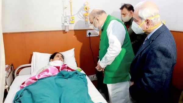 Amit Shah visits hospitals to enquire about health of Delhi Police Amit Shah visits hospitals to enquire about health of Delhi Police