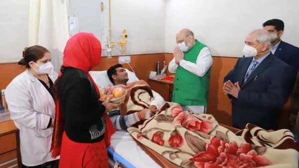 Amit Shah visits hospitals to enquire about health of Delhi Police Amit Shah visits hospitals to enquire about health of Delhi Police