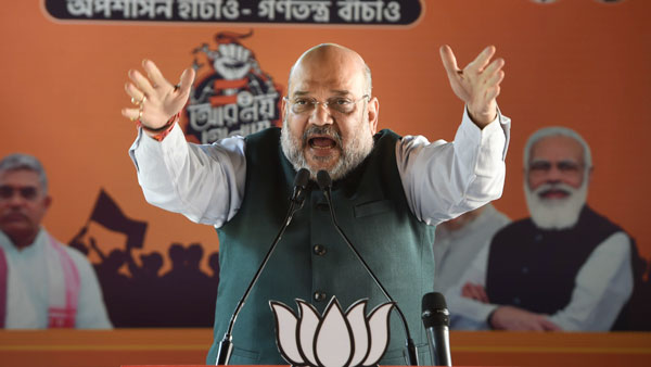 தனிப்பெரும்பான்மையுடன் ஆட்சி : 